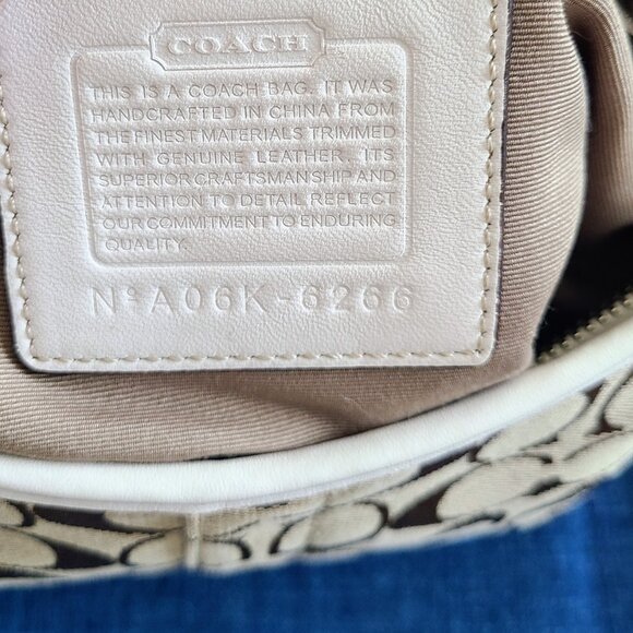 (Sold )  Mini Vintage Coach Hobo Shoulder Bag - Picture 6 of 9